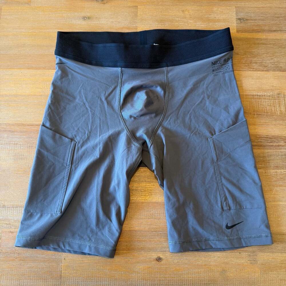 Nike APS Dri-FIT ADV Compression Shorts L Gray Axis Performance Tights Pockets